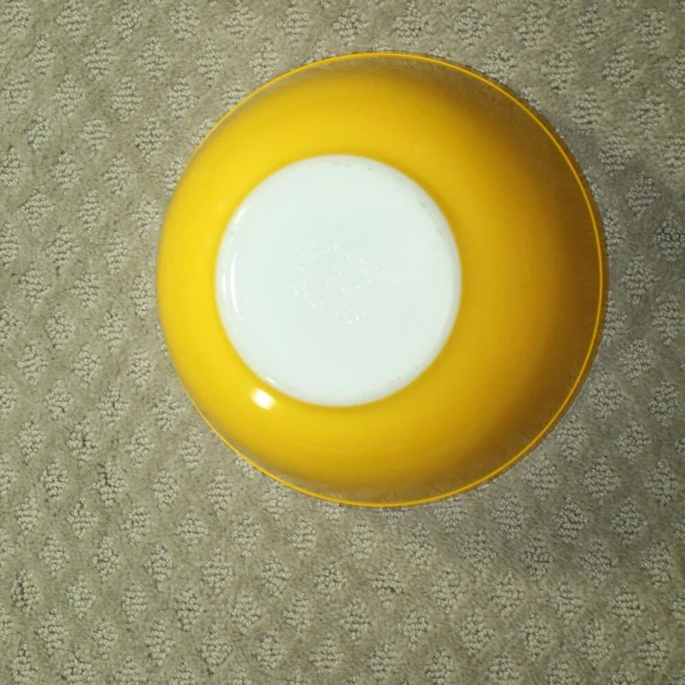 Vintage Pyrex Primary Colors Yellow 403 Nesting/Mixing Bowl 2.5 Quart